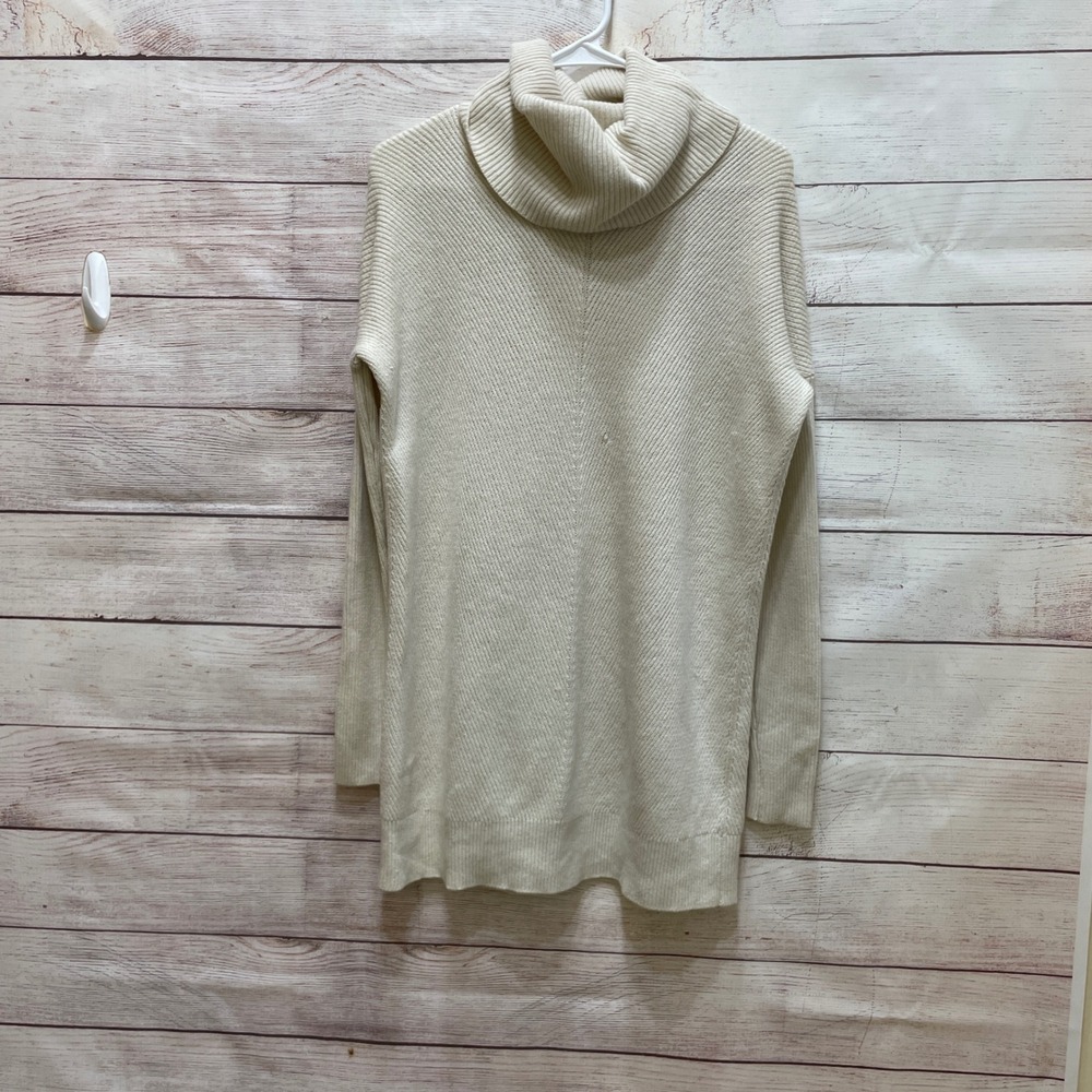 EXCELLENT CONDITION‎ VINCE WOOL AND CASHMERE COWL NECK SWEATER IN IVORY